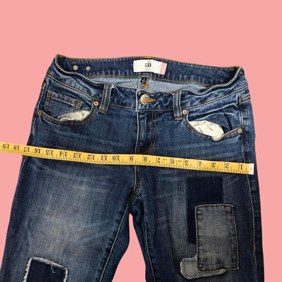 ๐ฃ Cabi Slim Boyfriend Patch Jeans โ Size 2 | Distressed Denim - Picture 7 of 9